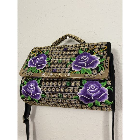 Elegant Black and Purple Floral Shoulder Bag - Picture 4 of 9